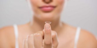 Pourquoi vous ne devez pas jeter vos lentilles de contact dans l-evier 