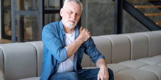 Bursite de l’epaule : reperez ce signe imperceptible sur votre main ! 
