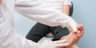 Verrue qui saigne : que faire ?