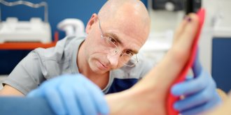 Voici pourquoi il faut consulter un pedicure-podologue une fois par an, meme quand tout semble aller bien !