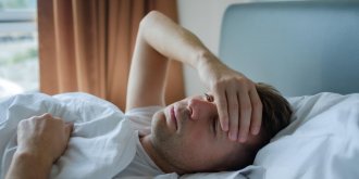 Mal de tete au reveil : un signe qui annonce la rupture d-anevrisme ?
