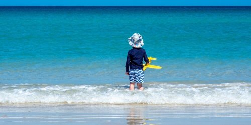 Creme solaire ou vetements anti-UV : lesquels sont les plus efficaces contre le melanome?