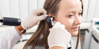 Otite moyenne aigue (OMA) de l-adulte : symptomes, complications, traitements