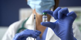 Virus contre la grippe : les femmes sont plus a risque d-avoir des effets secondaires