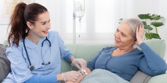 Le gouvernement signe un decret pour developper les chimiotherapies a la maison