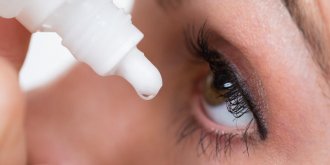 Yeux secs : 3 complications a eviter
