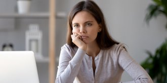 Envie de ne rien faire ? Ces 7 astuces de therapeute pour sortir des blocages
