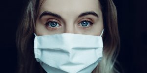 Masque : des symptomes inattendus en cas de port prolonge