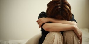 Maladie chronique, ma meilleure ennemie : "A cause de la depression, je suis devenue un boulet" - Episode 1