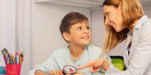 Autisme de l’enfant : la depression des meres augmente-t-elle les symptomes ?