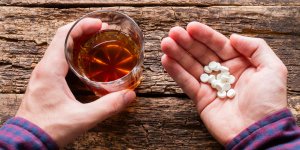 Medicaments et alcool : ce que vous risquez vraiment