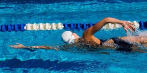 Natation : une solution anti mal de dos