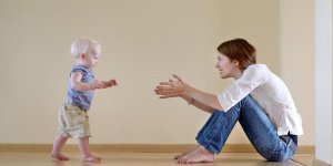 Quand bebe se redresse, s’assied… et marche !