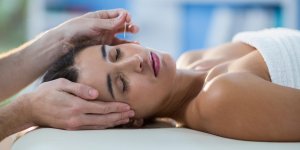 Medecines douces : la difference entre acupuncture et acupressure