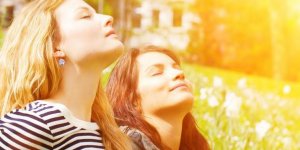 Coup de soleil au visage : un risque de cancer ?