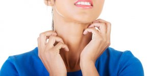 Crise d-urticaire : 7 traitements pour la soulager vite