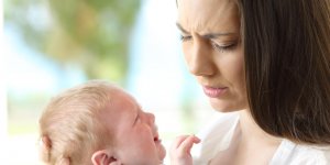 Fievre de bebe : reconnaitre une poussee dentaire