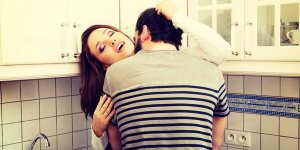 Kamasutra : les positions originales dans la cuisine