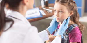 Kyste dans le cou chez l-enfant : la masse cervicale