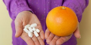 Pamplemousse : la liste des 43 medicaments a eviter