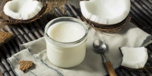 Huile de coco : “un vrai poison”, alerte une specialiste