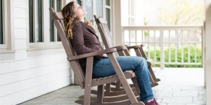 Se faire bercer : l’astuce pour s’endormir plus rapidement