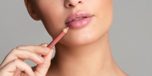 Levres : nos astuces pour leur donner du volume