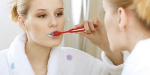 Hygiene bucco-dentaire : attention en vieillissant !