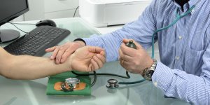 Agir sur le mauvais cholesterol pour reduire la pression arterielle