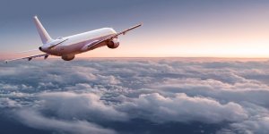 Covid-19 : ils refusent de porter un masque a bord d-un avion et provoquent une bagarre