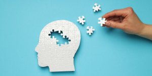 Maladie d’Alzheimer : des chercheurs ont compris pourquoi les neurones meurent 