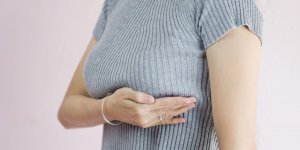Douleurs dans le dos et la poitrine : qu-est-ce que ca cache ?