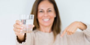 Quelle eau boire apres 50 ans ?