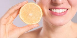 Dents : 8 remedes naturels a eviter