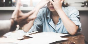 Harcelement moral au travail : comment le reconnaitre et s’en sortir ? 