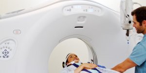 Adenome surrenalien : comment se passe le scanner ?