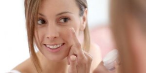 Contour des yeux : quel anti-rides naturels ?