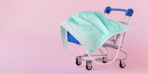 Covid-19 : des masques vendus dans des barquettes alimentaires font polemique