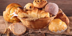 5 aliments a eviter au petit-dejeuner le lendemain d-un diner copieux 