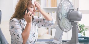 Bouffees de chaleur : 5 solutions naturelles pour les calmer