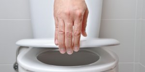 Transplantation fecale : realiser soi-meme cette pratique est tres risque !