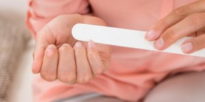Ongles cassants : un signe de probleme a la thyroide
