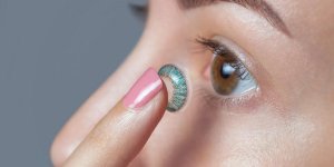 Lentilles colorees : attention, elles peuvent faire perdre la vue 