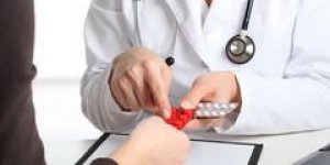 Le Pradaxa contre-indique avec certaines protheses du coeur a cause d-un risque d-AVC