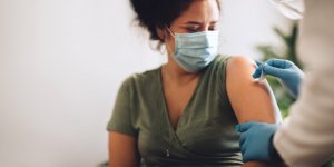 Covid-19 : une moins bonne reponse immunitaire chez les femmes 