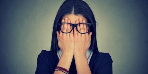 Vision : 3 symptomes qui montrent que vos lunettes sont trop fortes