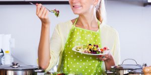 Manger mediterraneen : l’habitude a adopter a 50 ans pour preserver sa vue