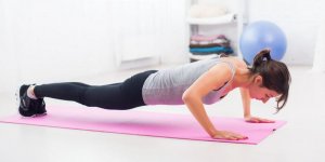 3 exercices rapides pour se muscler le dos au bureau