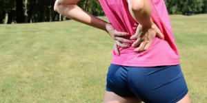Contracture musculaire du dos : est-ce du au stress ?