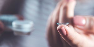 PFAS : de nombreuses lentilles de contact contiendraient des composes chimiques toxiques